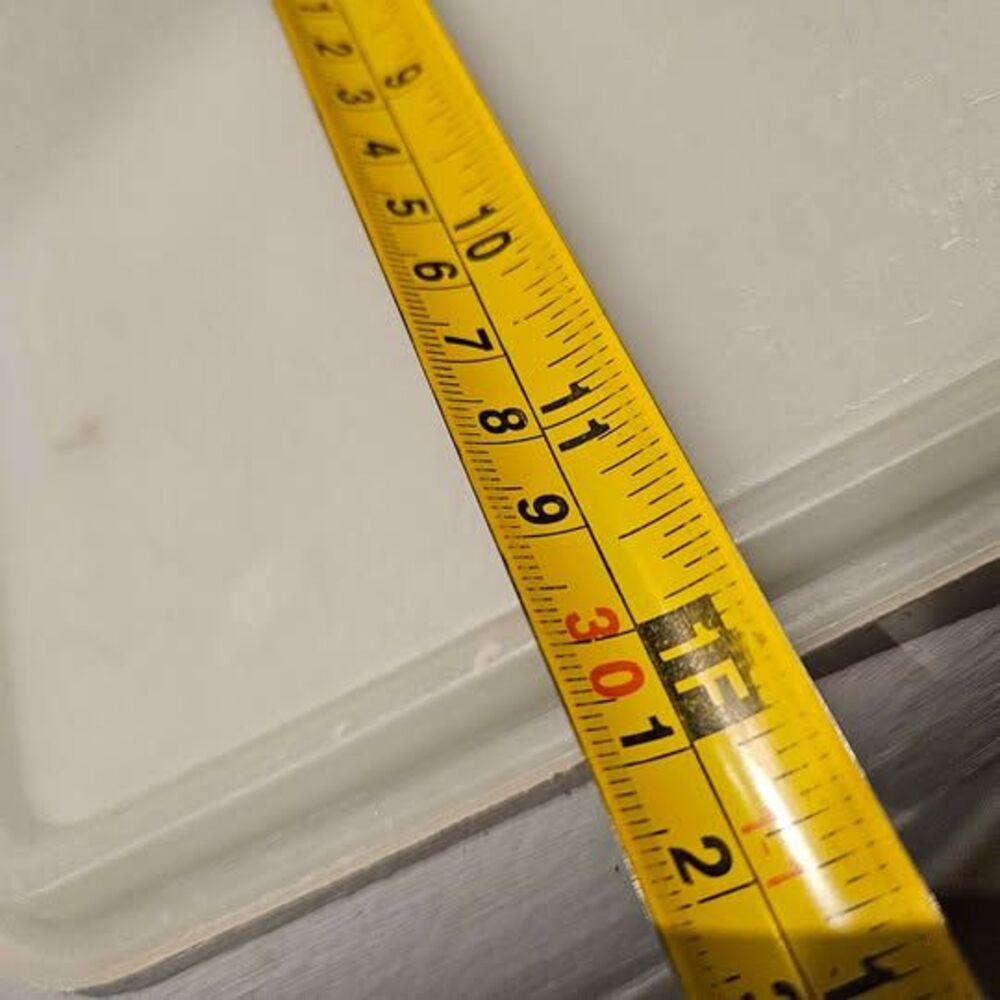 Tupperware Rectangular Replacement Lid 8-inch - Picture 5 of 5